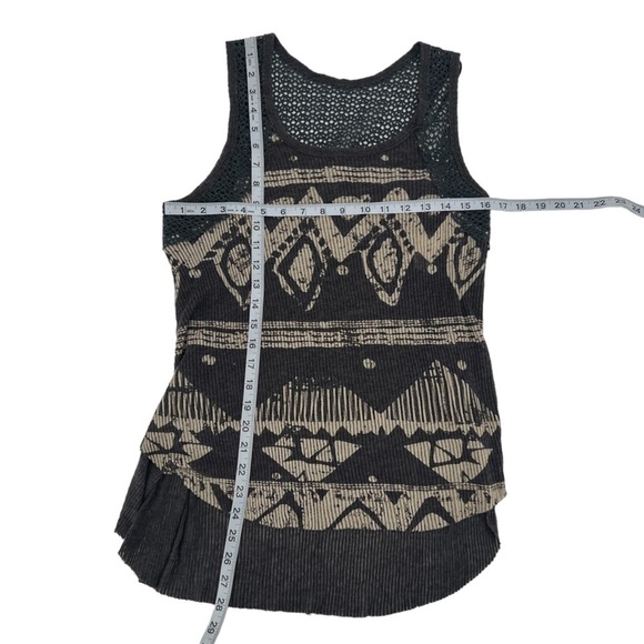 We The Free Gray Tan Geometric High Low Sleeveless Top Size Medium Women’s - Picture 6 of 7